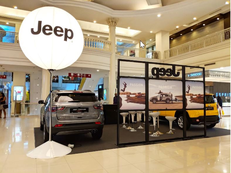 Esfera hinchable sobre soporte