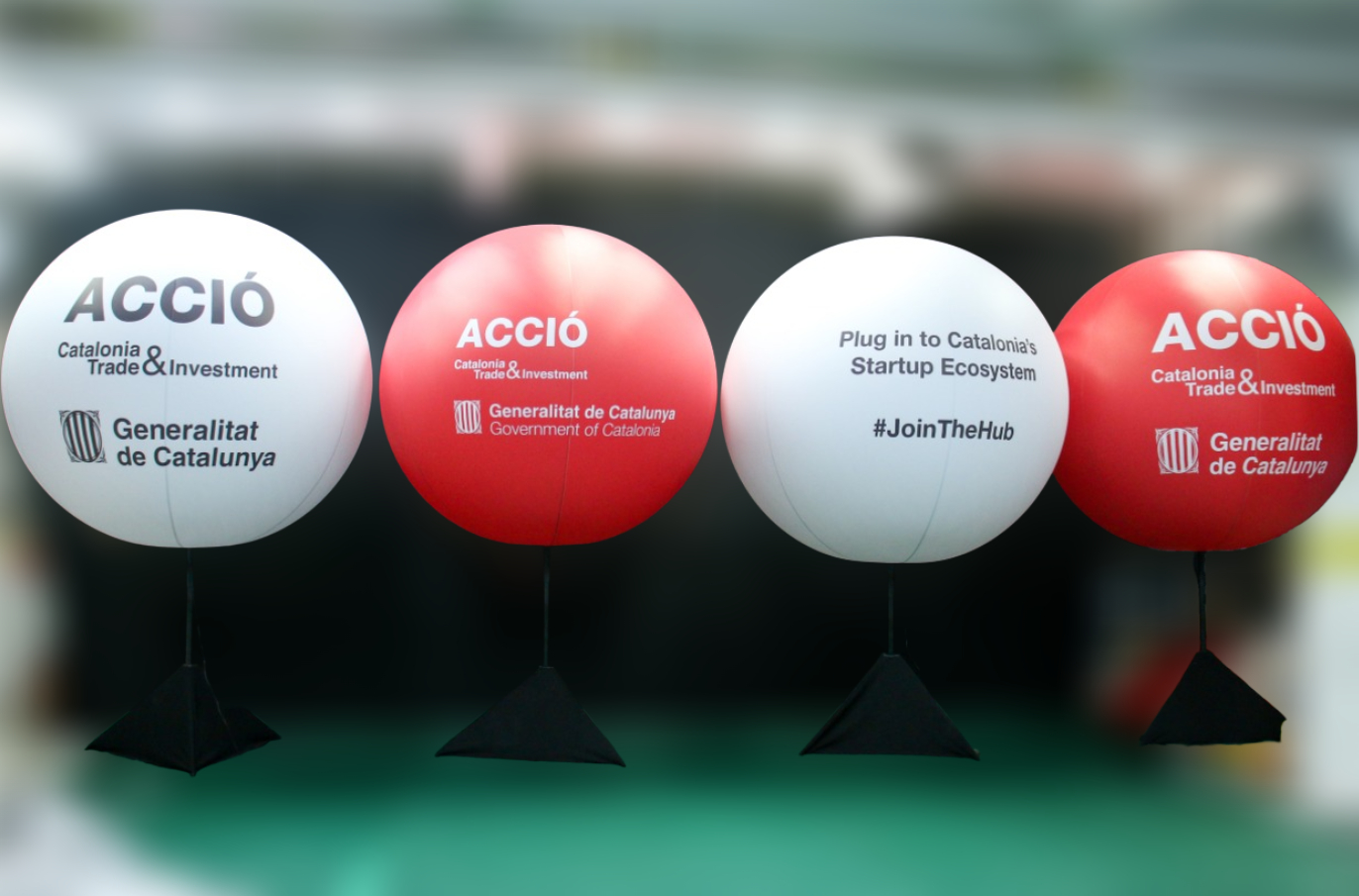 Esfera hinchable sobre soporte